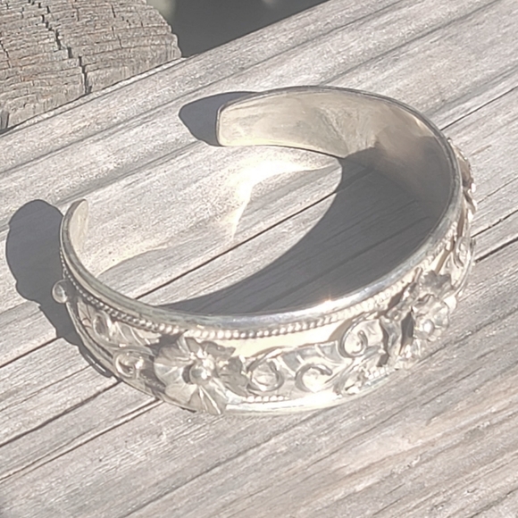 Sterling Silver Floral Cuff Bracelet 925 fits 6 5/8" Wrist - Picture 4 of 8